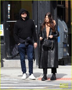 leonardo-dicaprio-camila-morrone-hand-in-pocket-10.jpg