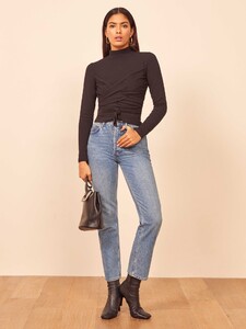 lia-top-black-2.thumb.jpg.945fbbcdfa82f21656d0ee164d022ff0.jpg