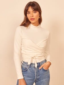 lia-top-ivory-1.thumb.jpg.41af790299557b428459a4b79d5fa437.jpg