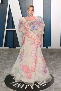 lili-reinhart-vanity-fair-oscar-party-2020-1.jpg