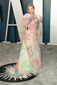 lili-reinhart-vanity-fair-oscar-party-2020-7.jpg