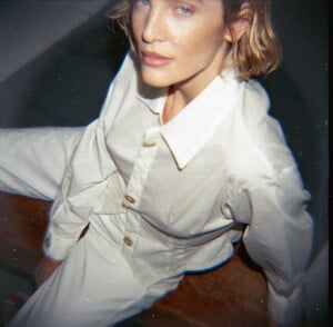 liz-solari-backstage-numeral-post1-e1562122878178-650x637.jpg