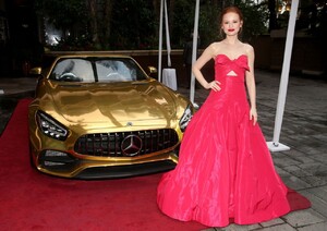 madelaine-petsch-mercedes-benz-oscar-viewing-party-in-hollywood-02-09-2020-4.jpg