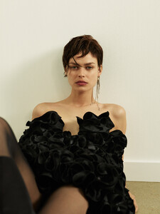 magda-butrym-rtw-fall-2020-pfw-05.thumb.jpg.977d43f8b23cb1dbd4dd5d286b5023de.jpg