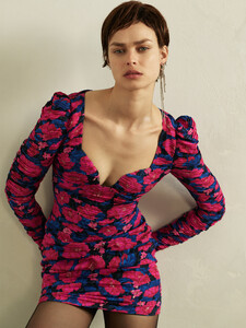 magda-butrym-rtw-fall-2020-pfw-19.thumb.jpg.99b54a9ac80d52c564da3dc102035f8e.jpg