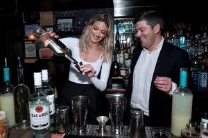 martha-hunt-bacardi-employees-go-back-to-the-bar-to-spark-conversations-in-nyc-02-06-2020-6.jpg