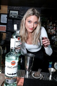 martha-hunt-bacardi-employees-go-back-to-the-bar-to-spark-conversations-in-nyc-02-06-2020-8.jpg