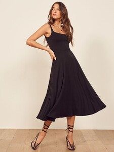 mary-dress-black-1.thumb.jpg.e908edbc4cdcc4243327ae9f8fdea434.jpg