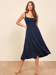 mary-dress-danube-3.thumb.jpg.56dde601c88900cc82c9917d632e9bc5.jpg