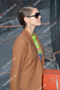 michael-kors-show-arrivals-fall-winter-2020-new-york-fashion-week-usa-shutterstock-editorial-10555008aa.thumb.jpg.e47f3c12637b56cc3ada16303710b700.jpg