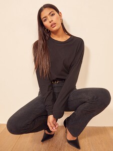 miley-oversized-long-sleeve-tee-black-1.thumb.jpg.4c58fb5f38fc0a1a970f941c9bf2e8ee.jpg