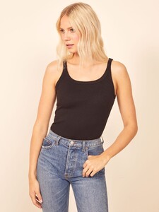 milly-tank-top-black-4.thumb.jpg.65f2f6c21f4accdd336f4b4d4d53ec14.jpg