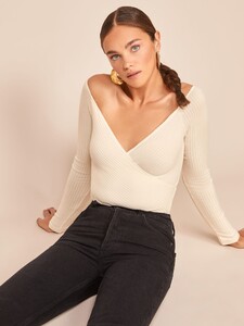 minnie-top-ivory-4.thumb.jpg.ec4e8315d1238803169c771a3723110a.jpg