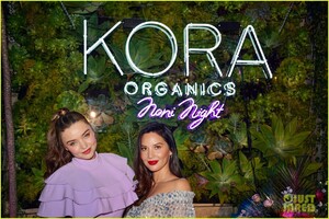 miranda-kerr-kora-organics-party-pics-20.thumb.jpg.efb2a6429c714e78c8a2400f21e36eef.jpg