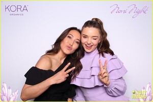 miranda-kerr-kora-organics-party-pics-55.thumb.jpg.efdf1f2c8060f0ffacecf423c80777fc.jpg