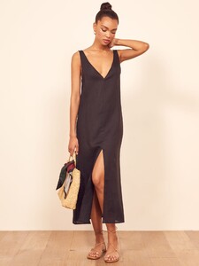 monique-dress-black-1.thumb.jpg.c3d37e283c1a904b6f8806930dd6a503.jpg