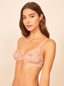 nadja-hotpant-fragrance-3.thumb.jpg.69cf6d14157beb5fd2fcdfcde963098b.jpg