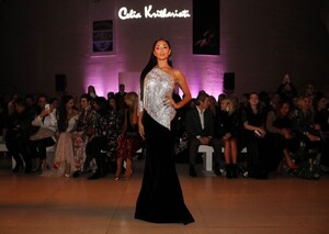 nicole-scherzinger-celia-kritharioti-fashion-show-in-london-01-29-2020-10.jpg