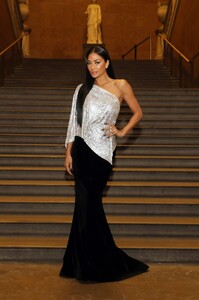 nicole-scherzinger-celia-kritharioti-fashion-show-in-london-01-29-2020-7.jpg