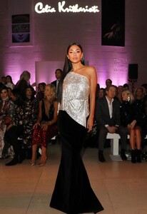 nicole-scherzinger-celia-kritharioti-fashion-show-in-london-01-29-2020-9.jpg