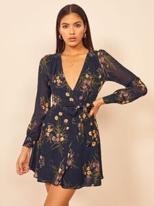 offset-dress-mademoiselle-2.thumb.jpg.55023321f619927ce2a97434b13bb194.jpg