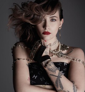 paris-jackson-l-officiel-magazine-italy-no32-february-2020-3.jpg