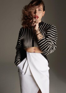 paris-jackson-l-officiel-magazine-italy-no32-february-2020-4.jpg