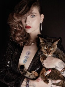 paris-jackson-l-officiel-magazine-italy-no32-february-2020-6.jpg