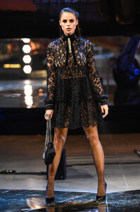 philipp_plein_rtw_fall_2020_runway_gg_049.thumb.jpg.581fb57e21a13d3cf4ae9a09b862a113.jpg