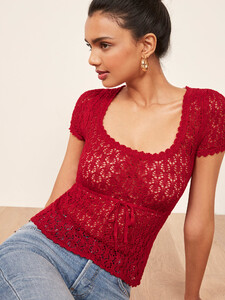 polka-top-lipstick-5.thumb.jpg.03adeed0d86fec2879fe29526f3fb264.jpg