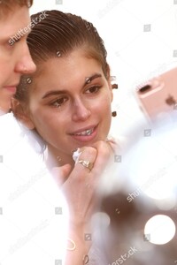 proenza-schouler-show-backstage-fall-winter-2020-new-york-fashion-week-usa-shutterstock-editorial-10552652n.thumb.jpg.3ed02c78c35bf1d5eeed6ec6afda8900.jpg