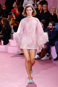 ralph-russo-rtw-spring-2020-paris-fashion-week-pfw001-1.thumb.jpg.7ee1a5bb8bcb578a0af0758b8969fafc.jpg