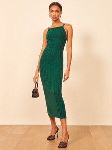 rhine-dress-emerald-2.thumb.jpg.1ee042a479415753421c1114ad106237.jpg