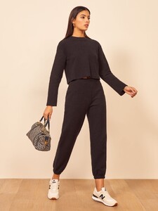 rikki-two-piece-black-2.thumb.jpg.9c364ae8c4de6129357eabfc556a577f.jpg