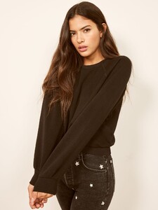 rio-classic-sweatshirt-black-4.thumb.jpg.c9aa2fe2477237f38fbce105da4deb39.jpg