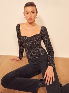 rosaly-top-selene-2.thumb.jpg.c01a0b4dd7bf4d1fd56e5dc301339b8c.jpg