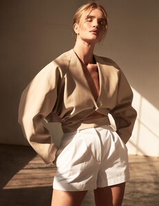 rosie-huntington-whiteley-la-cover-story-photo-5.jpg