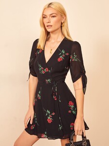 sammy-dress-rochelle-4.thumb.jpg.828ef1d2e6806e51cba29306378456d4.jpg