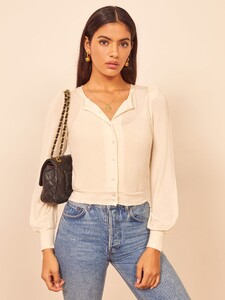sara-sweater-ivory-1.thumb.jpg.69552202e7a05f6048ee25ebbd230bee.jpg