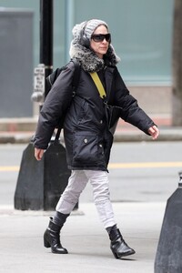 sarah-jessica-parker-out-in-boston-02-05-2020-3.jpg