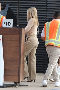 sofia-richie-nobu-in-malibu-01-30-2020-3.jpg