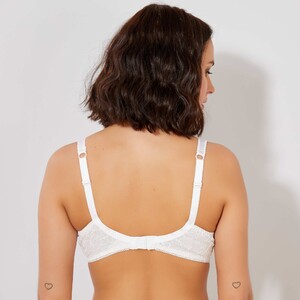 soutien-gorge-dentelle-florale-bestform-blanc-lingerie-du-s-au-xxl-tz604_2_zc2.jpg