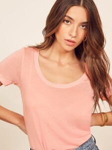 stella-slim-scoop-tee-ballet-1.thumb.jpg.980c814a84cb9d79e1ff0e34b002d827.jpg