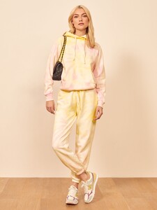 tanner-classic-hoodie-creamsicle-2.thumb.jpg.4d287f6b74de12a7753d5ea16256d391.jpg