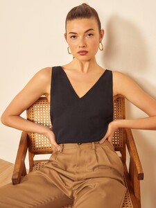 tessa-top-black-3.thumb.jpg.27bfa89d21e88fa0370d3f786d5618c2.jpg