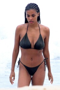 tina-kunakey-in-a-bikini-beach-in-rio-de-janeiro-02-21-2020-0.jpg