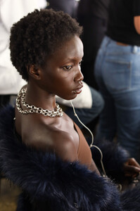 tom-ford-bsb-f20-005.thumb.jpg.a584971c0532d618442d9e91b9e21aad.jpg