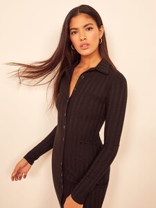 val-dress-black-3.thumb.jpg.88203b2cda10ed0822a5d6a7bde17fad.jpg
