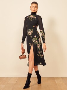 valentin-dress-crystal-3.thumb.jpg.77af69cc7dd35103f17173142831a767.jpg