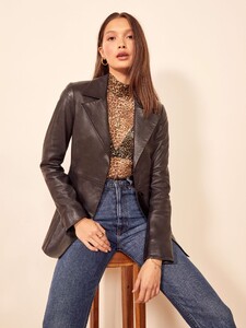 veda-bowery-leather-blazer-black-3.thumb.jpg.7c359576b9abc063acd018dda0b4c513.jpg